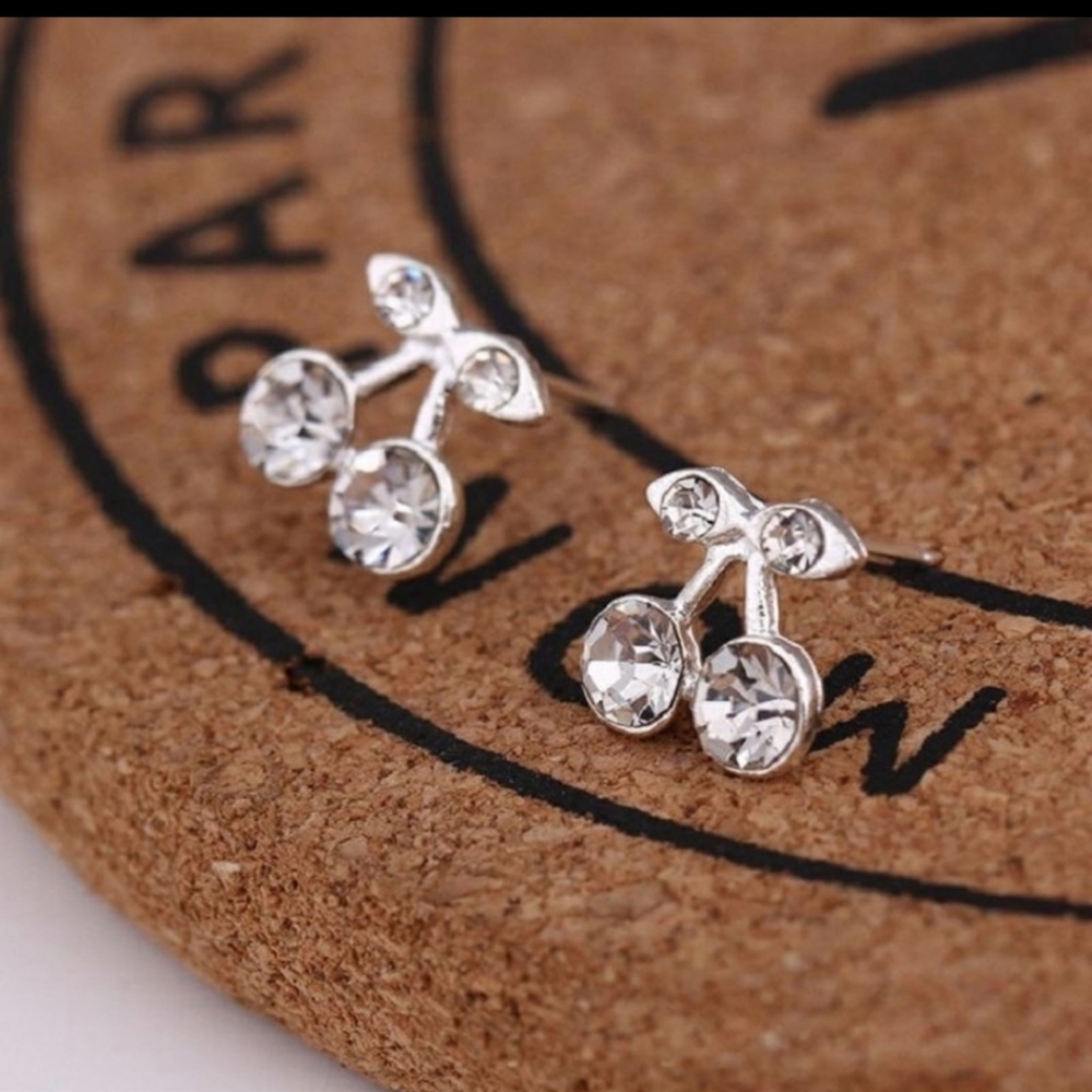 Dainty cherry earrings... NWOT